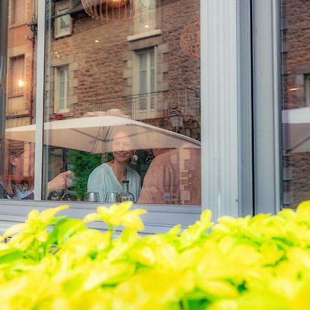 Logis Hotel Restaurant De France Saint-Geniez-dʼOlt Екстериор снимка