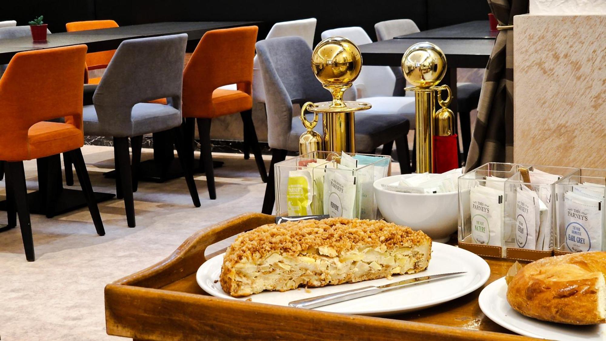 Logis Hotel Restaurant De France Saint-Geniez-dʼOlt Екстериор снимка