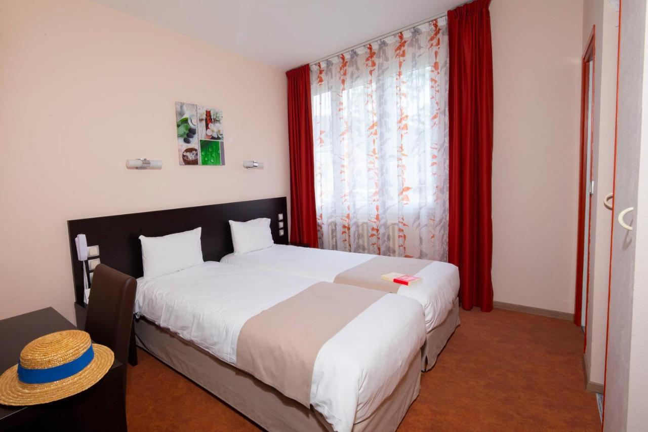Logis Hotel Restaurant De France Saint-Geniez-dʼOlt Екстериор снимка
